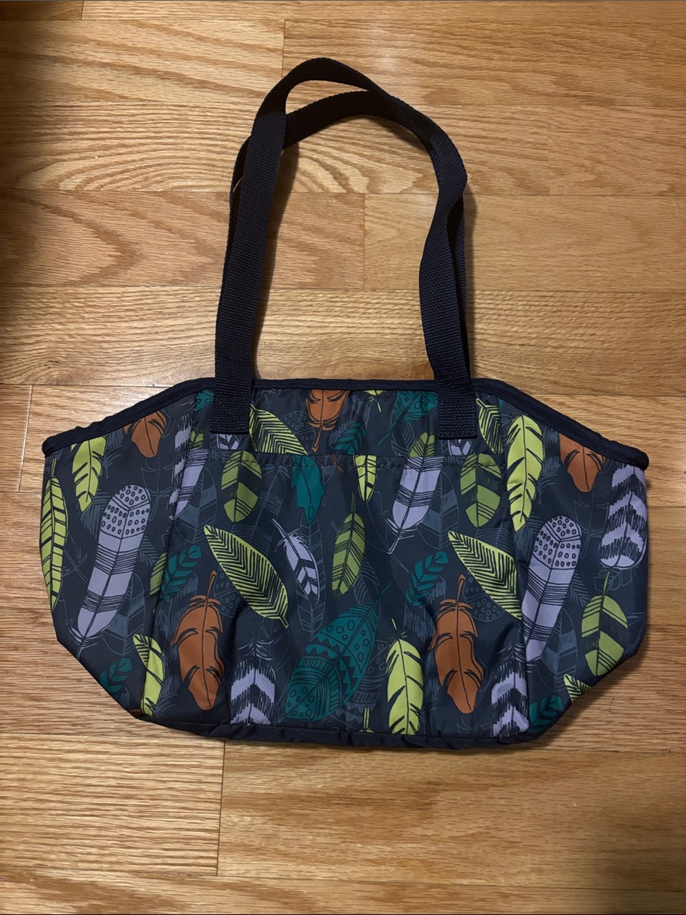 thirty-one insulated tote good used shape 14 inches across when laying flat